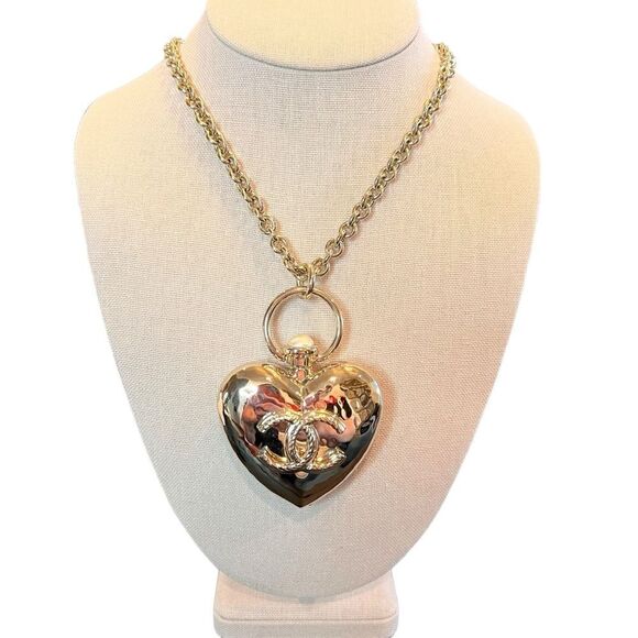 Chanel Very Large Heart Locket 22 C Necklace - Picture 1 of 6